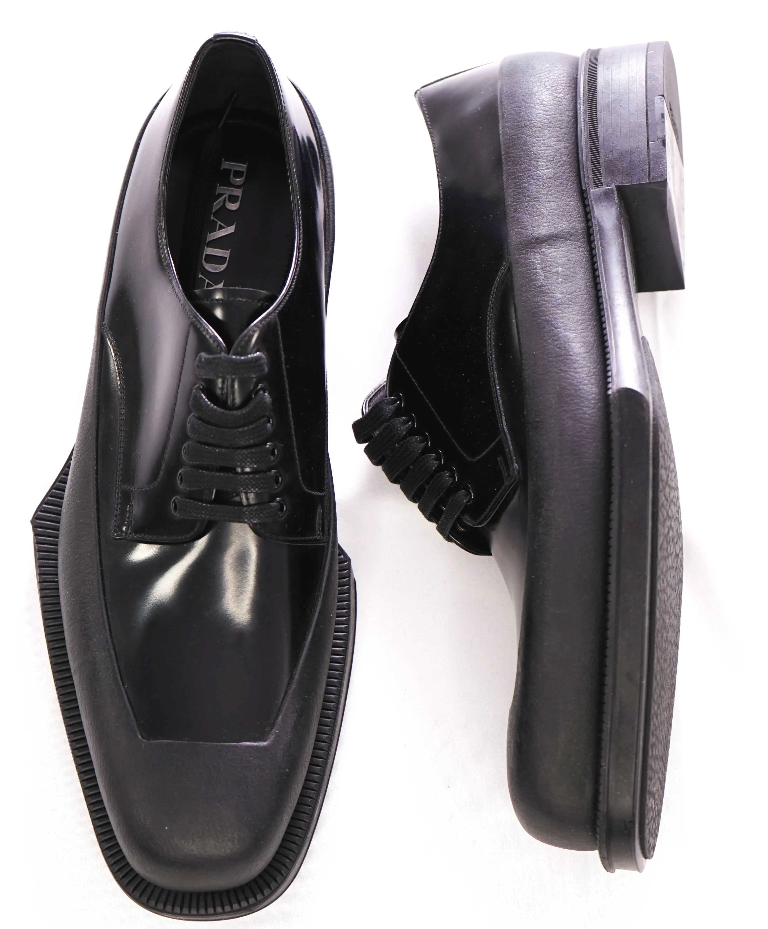 $1,320 PRADA - Black Leather Mixed-Media Lug Sole Oxfords - 9 US (8 Prada)