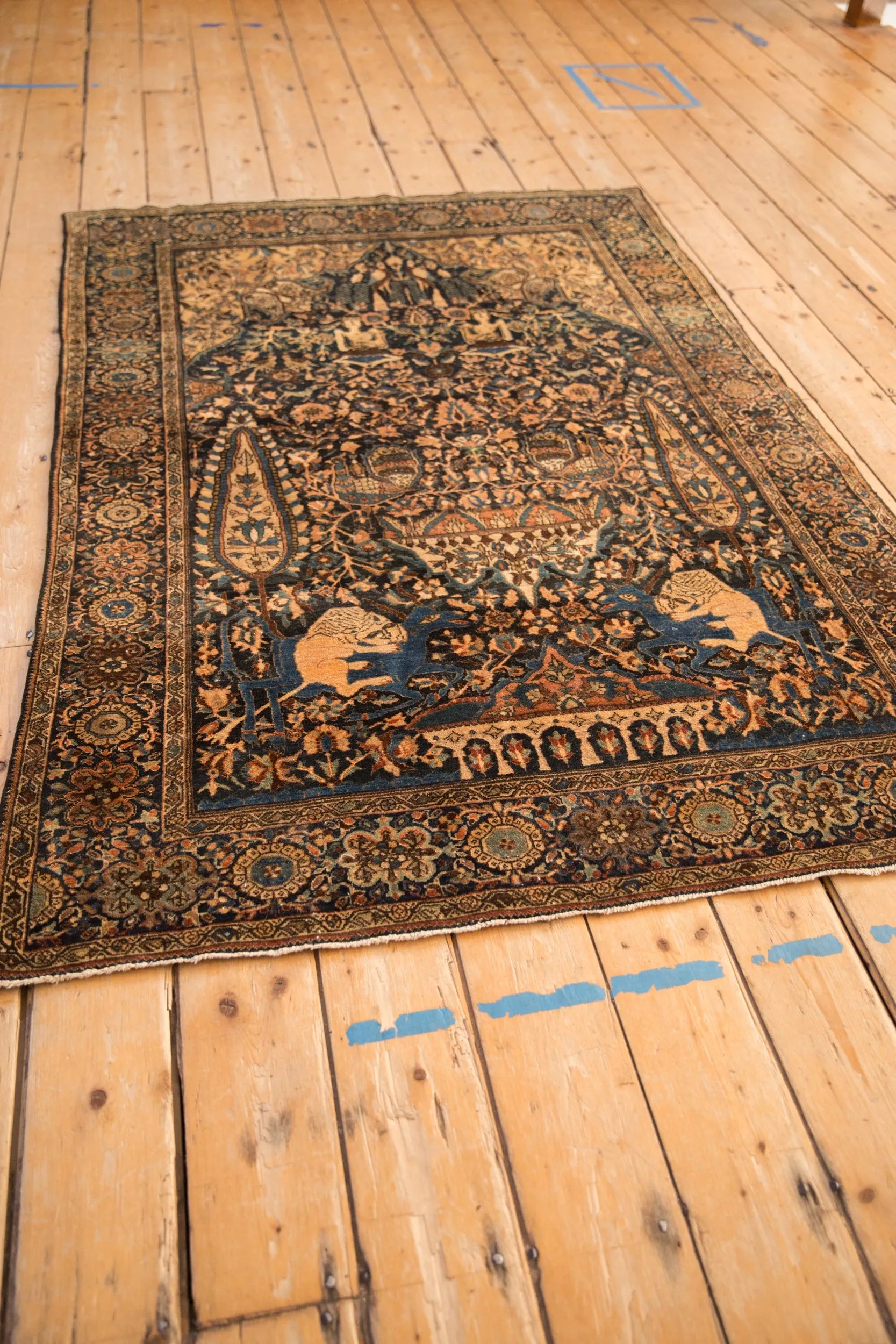 4x6 Antique Pictorial Farahan Sarouk Rug