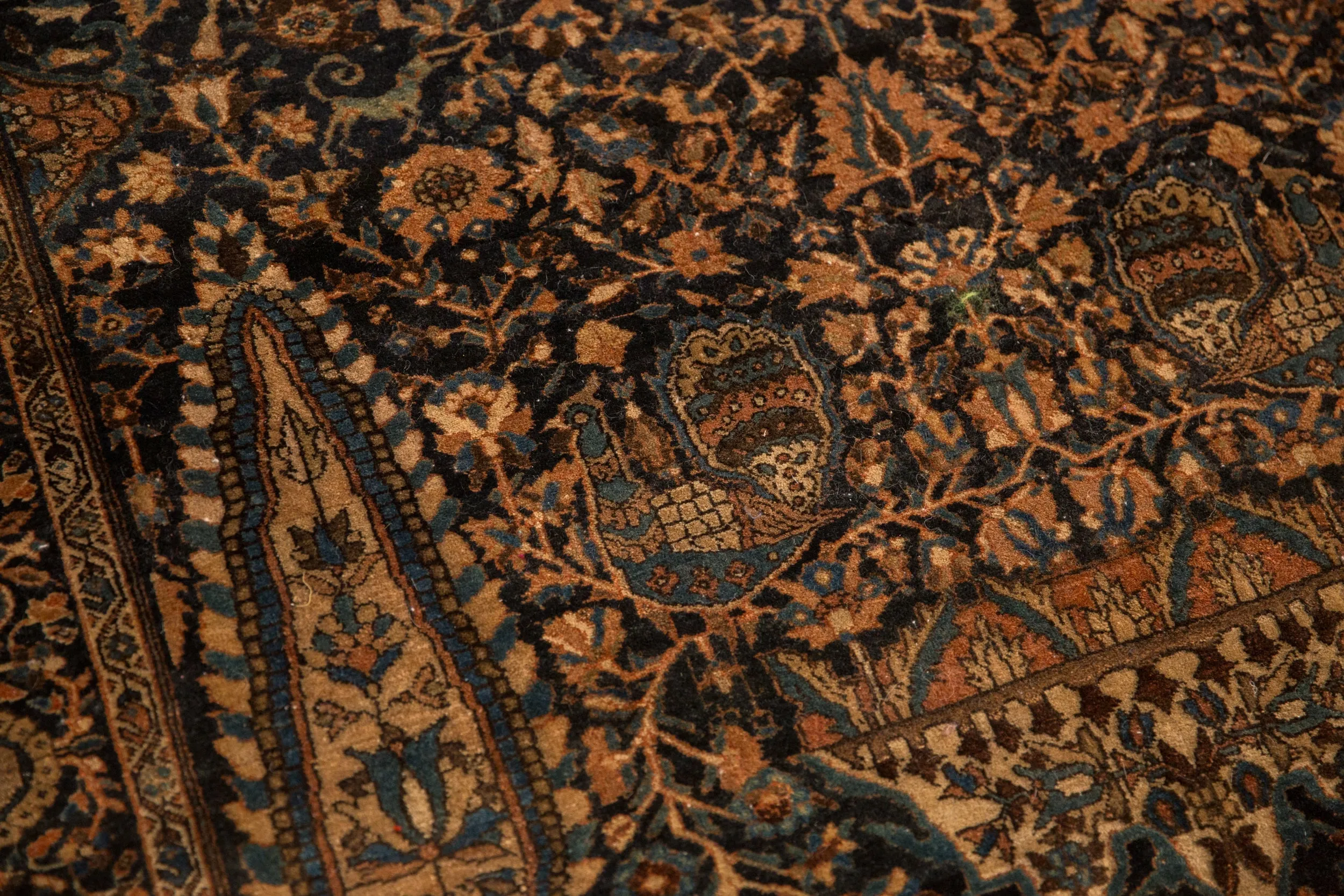 4x6 Antique Pictorial Farahan Sarouk Rug