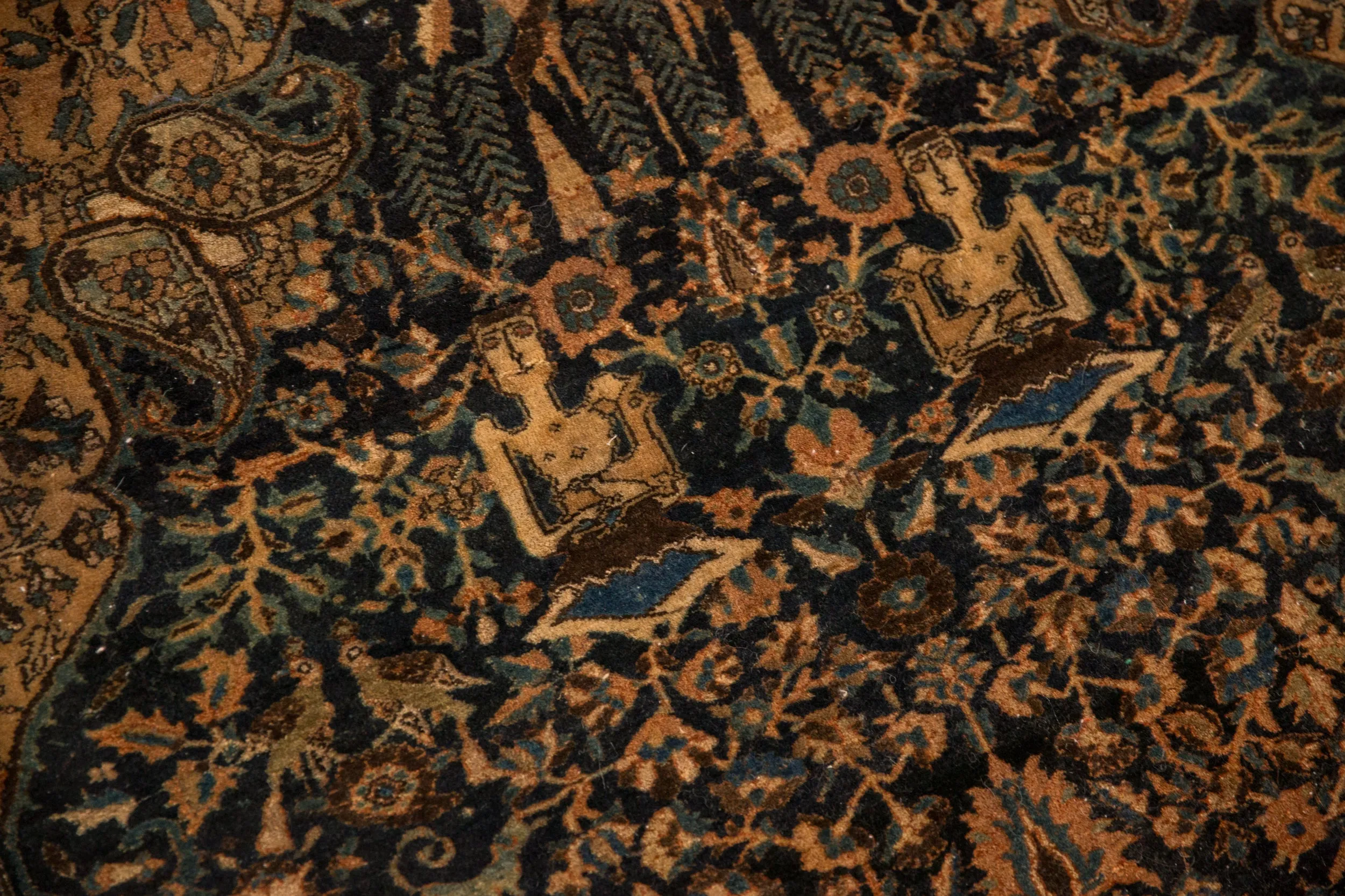 4x6 Antique Pictorial Farahan Sarouk Rug