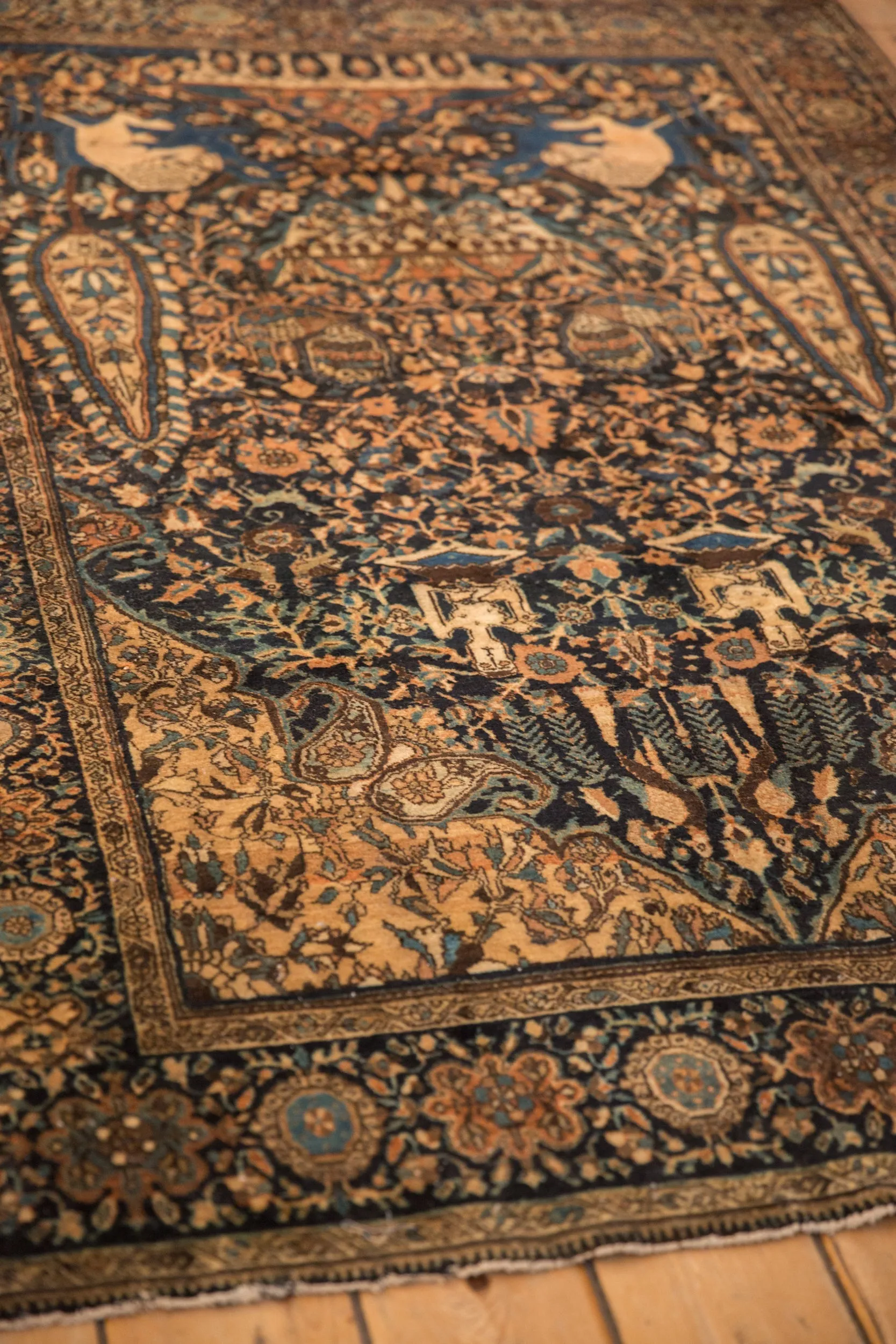 4x6 Antique Pictorial Farahan Sarouk Rug