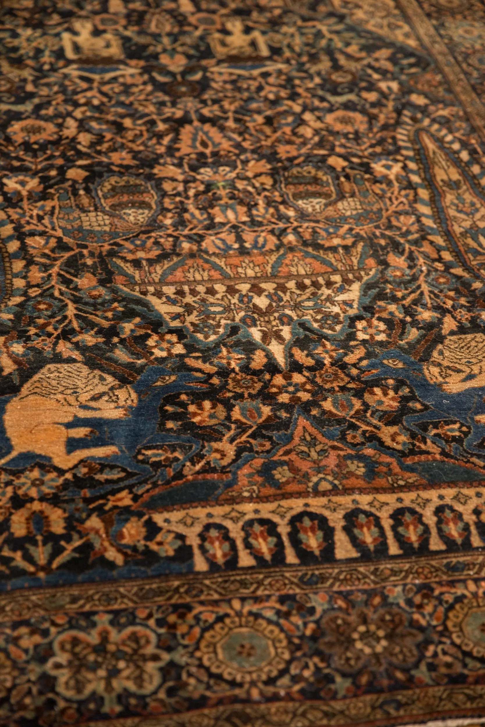 4x6 Antique Pictorial Farahan Sarouk Rug