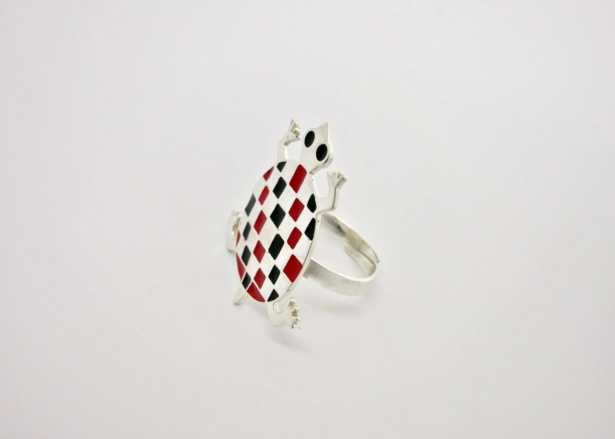 Arresting 'kurma' tortoise statement ring