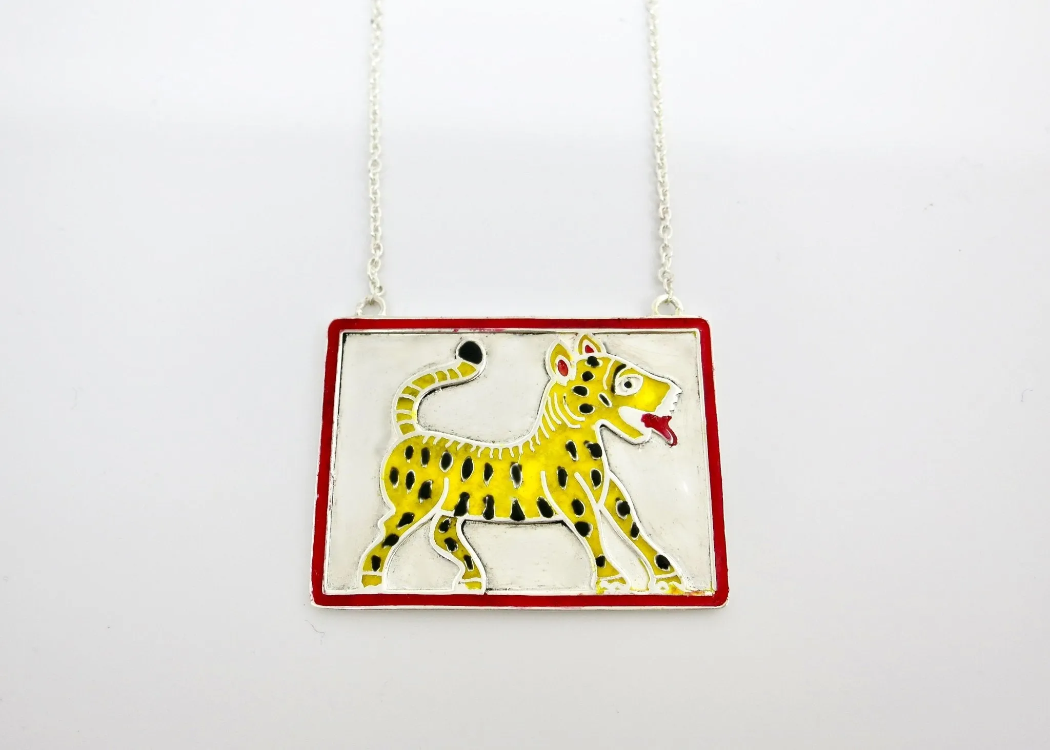 Conversation starter 'baagh' tiger necklace