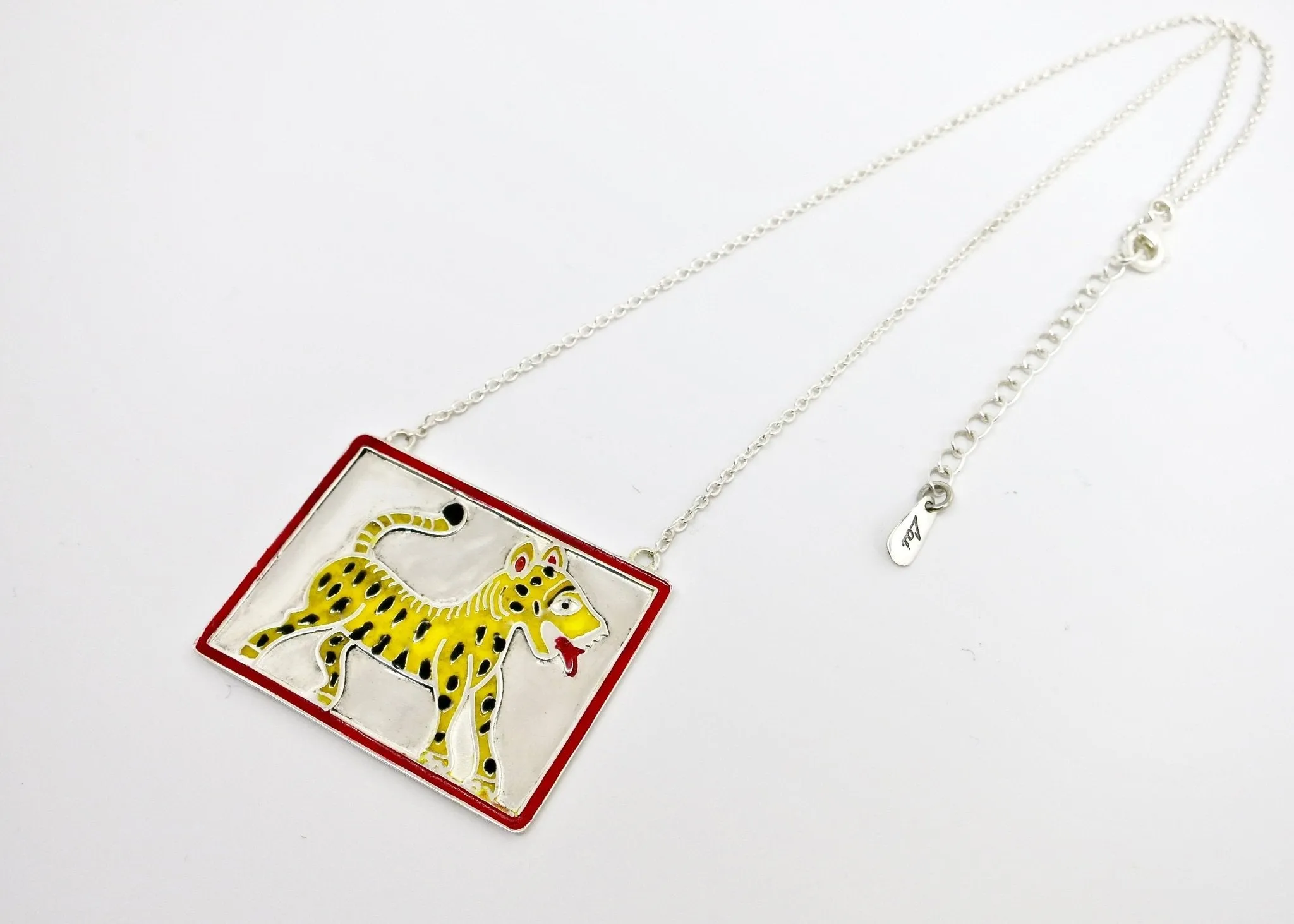 Conversation starter 'baagh' tiger necklace