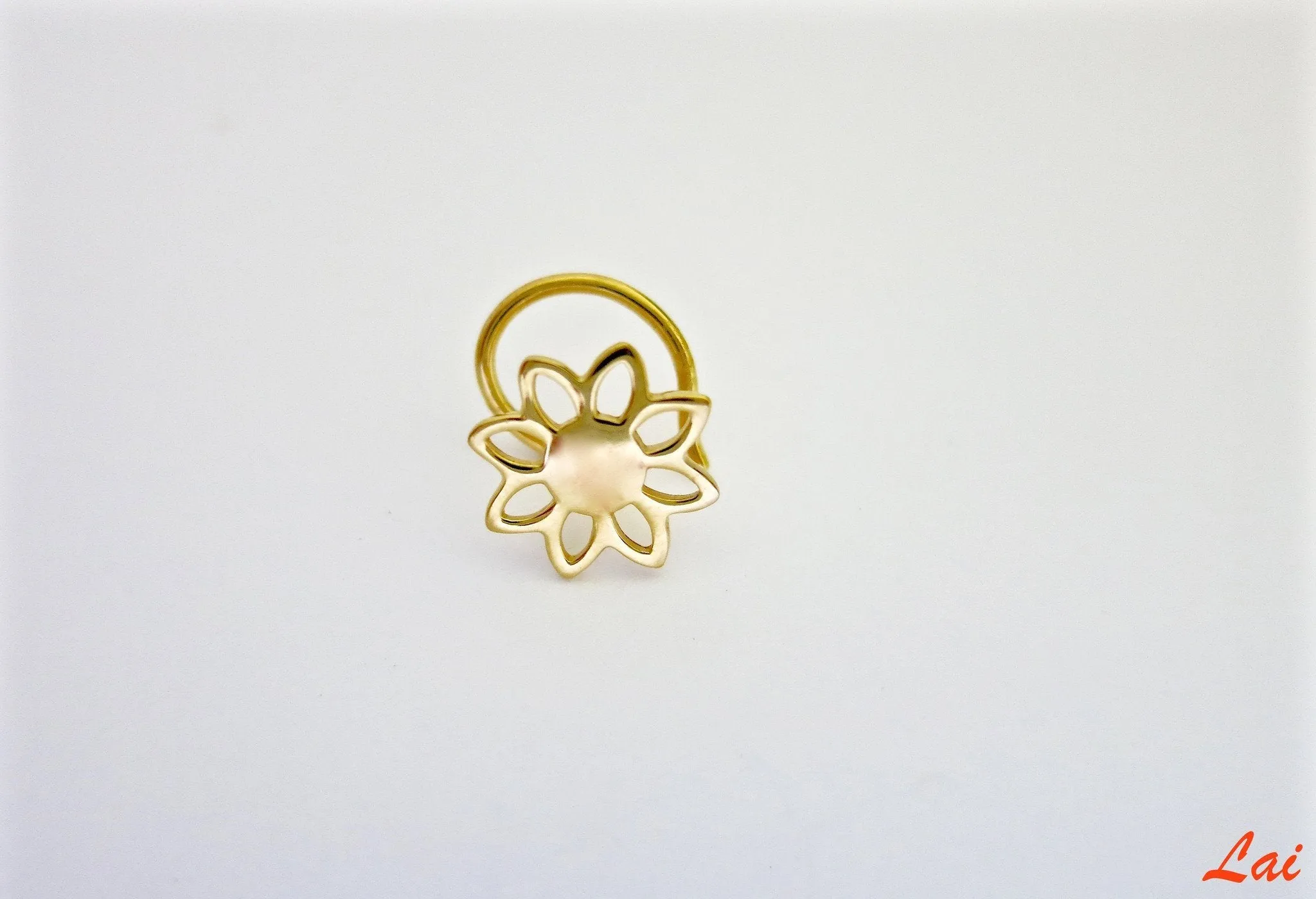 Gold-plated, minimalist, floral outline nose pin
