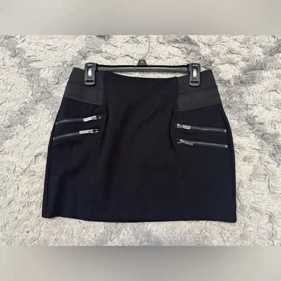 Guess Daisy Knit Stretch Skirt Size LBlack Zipper Detail SkirtWORN ONE TIME