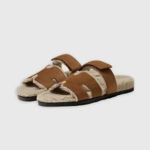 Hermès Chypre Sandals Suede, Shearling Brun Fume/Ecru