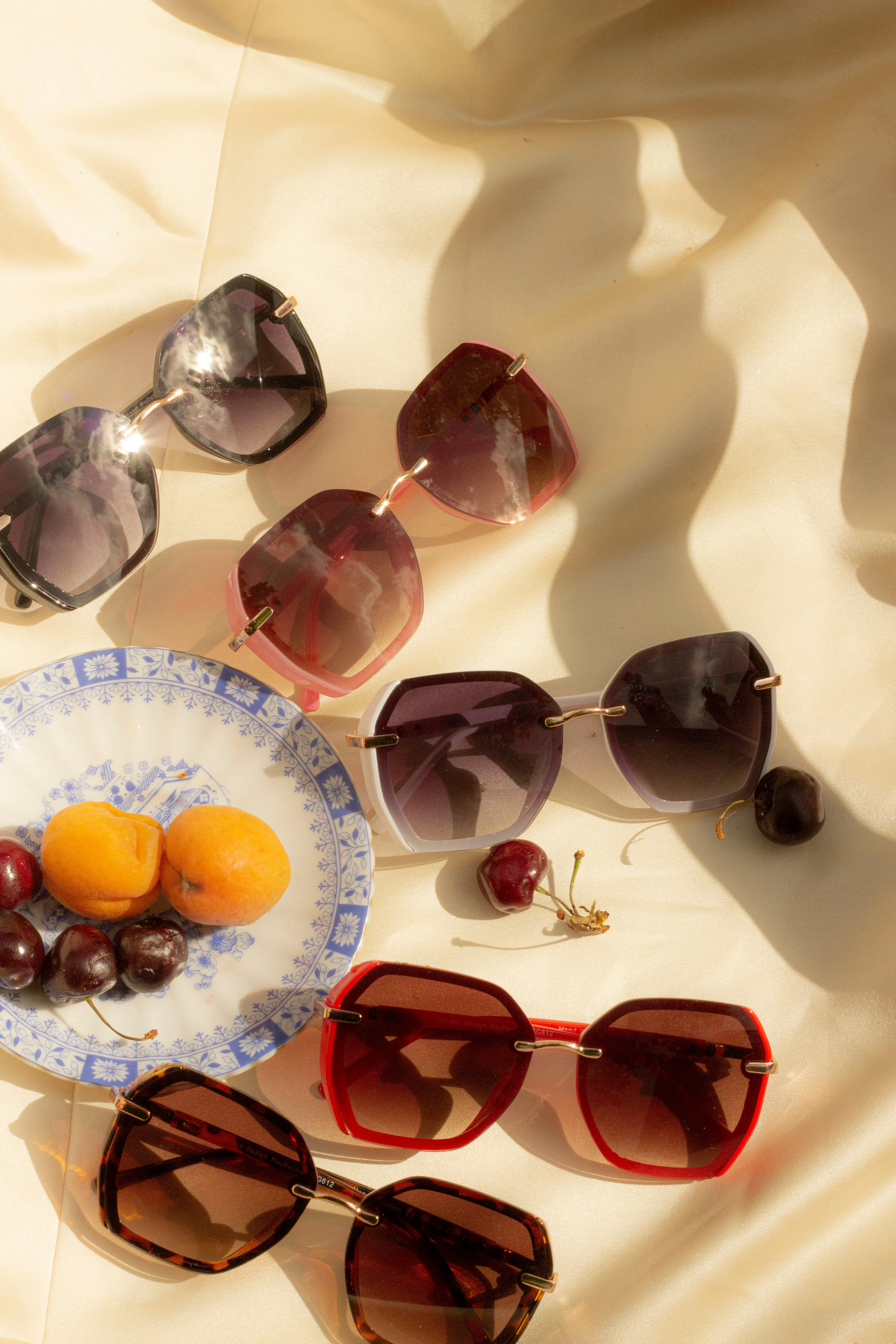 Hexagonal Front Lens Sunglasses