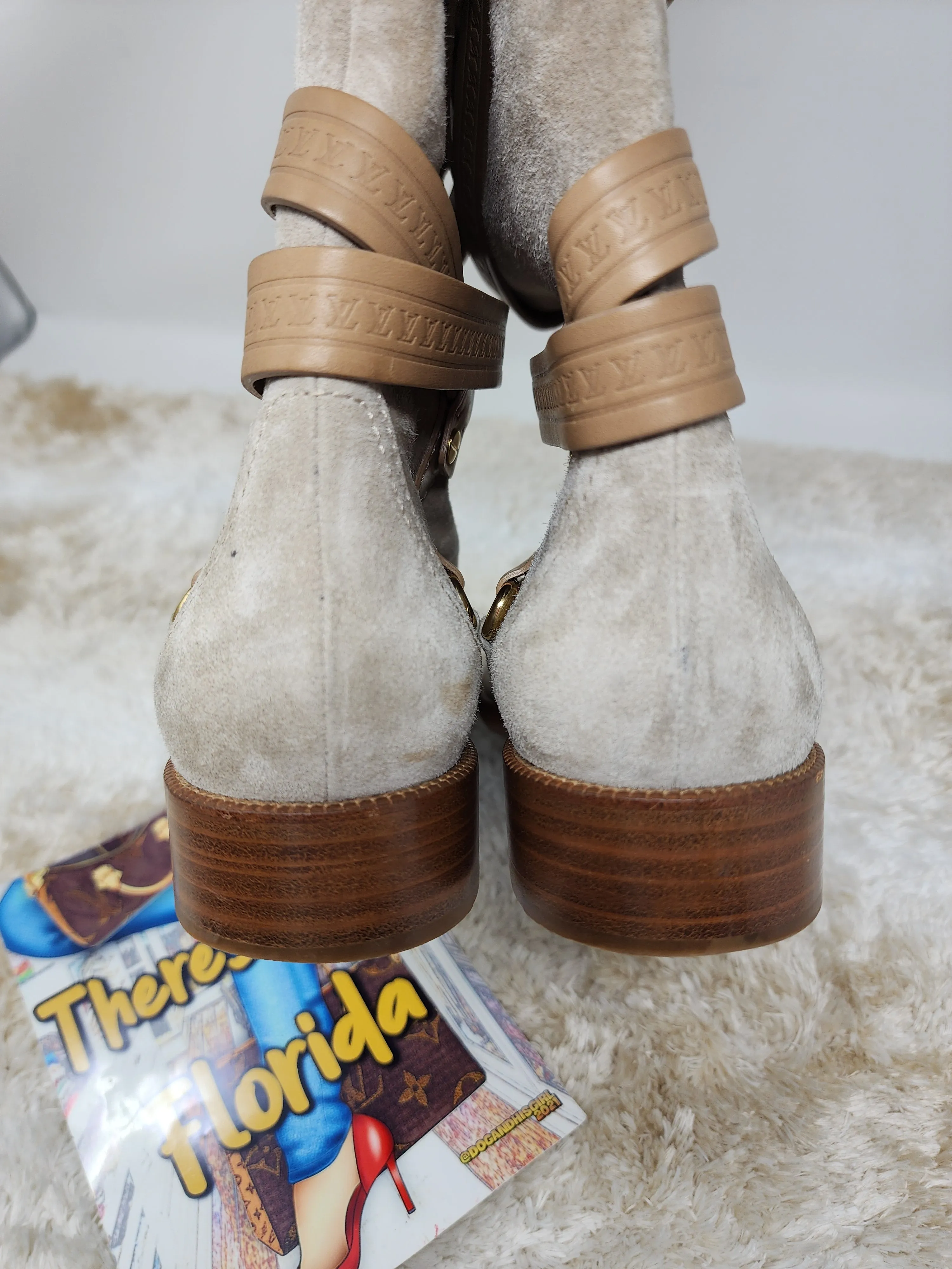 LOUIS VUITTON BEIGE SUEDE CRISS CROSS BUCKLE BOOTS - 39