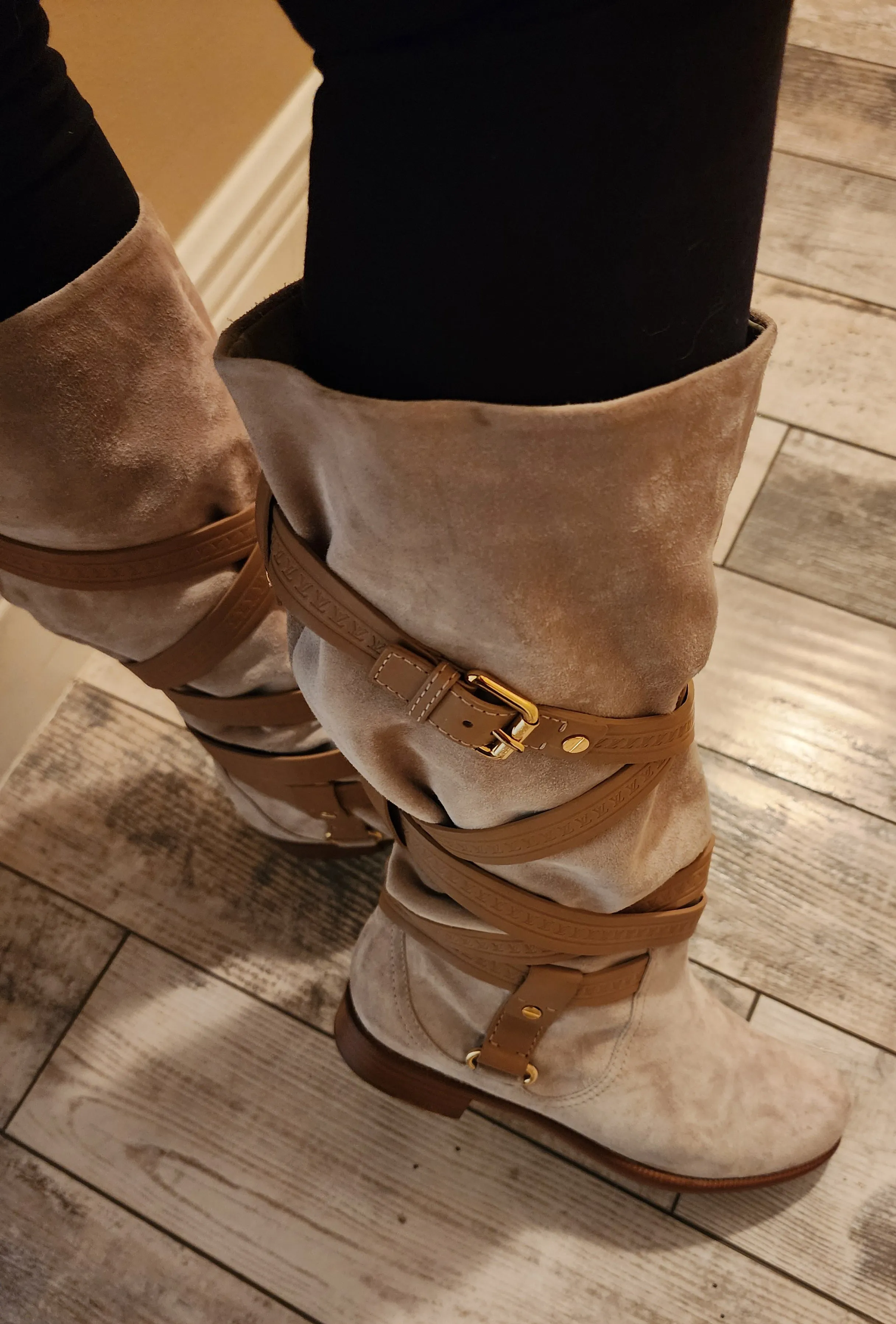 LOUIS VUITTON BEIGE SUEDE CRISS CROSS BUCKLE BOOTS - 39