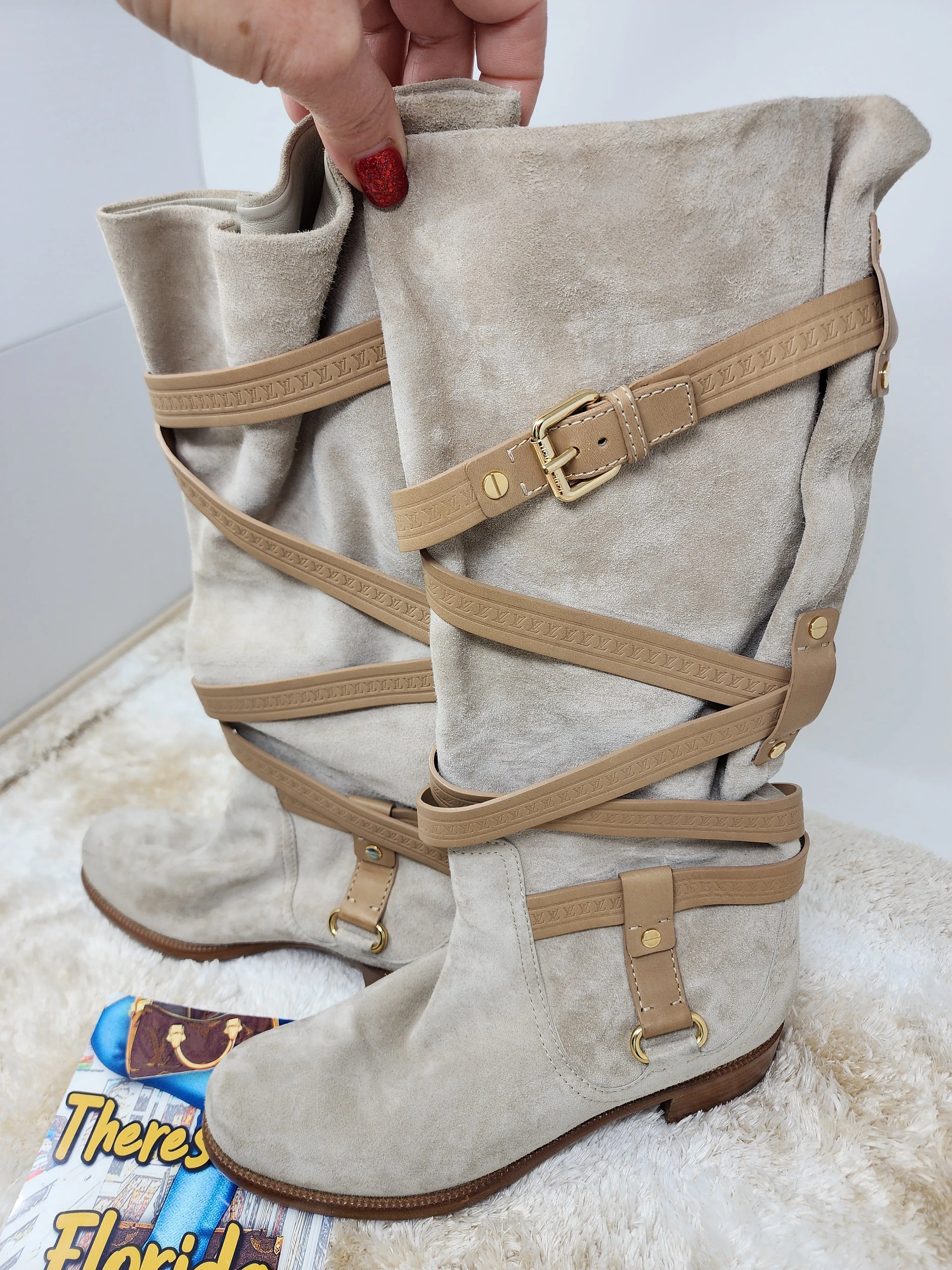 LOUIS VUITTON BEIGE SUEDE CRISS CROSS BUCKLE BOOTS - 39