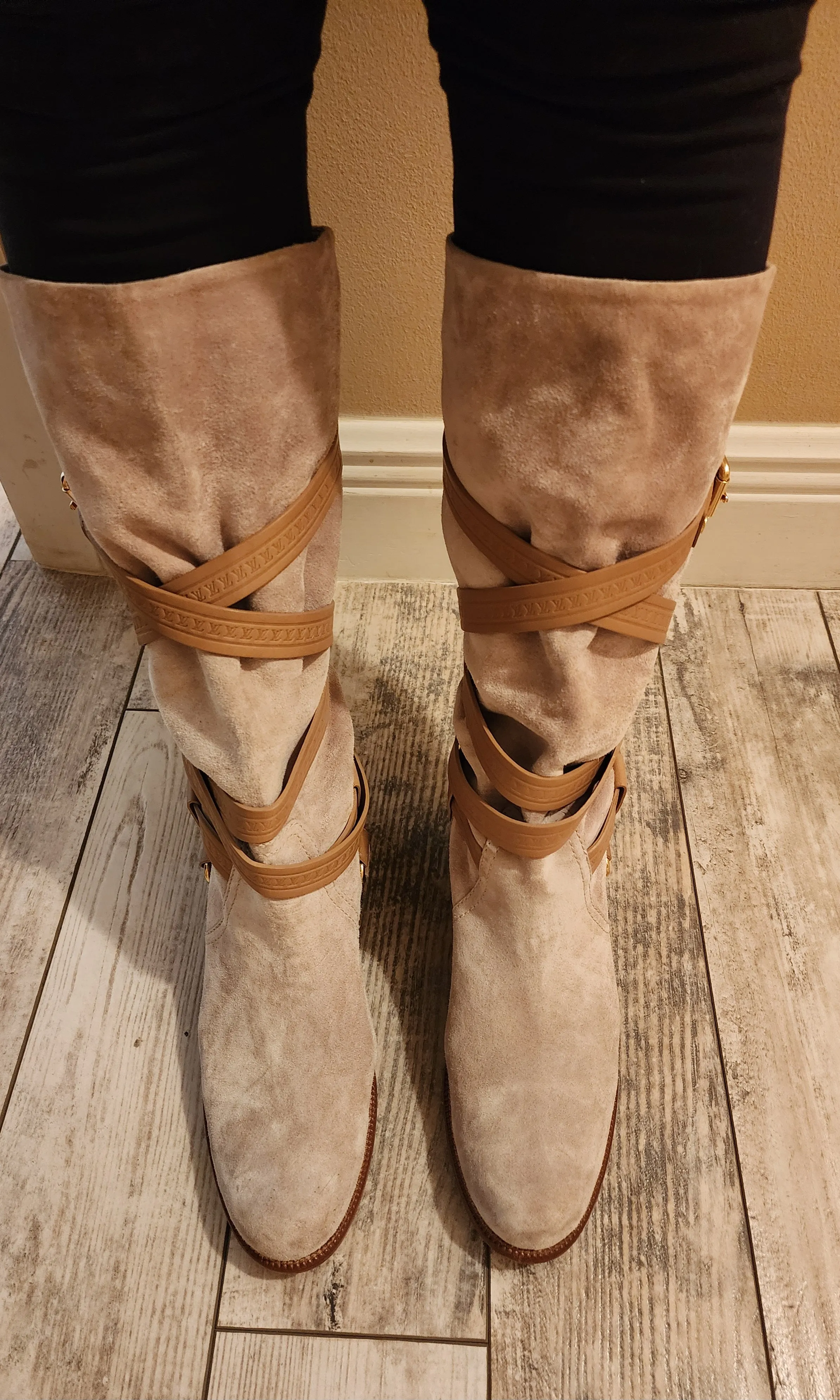 LOUIS VUITTON BEIGE SUEDE CRISS CROSS BUCKLE BOOTS - 39
