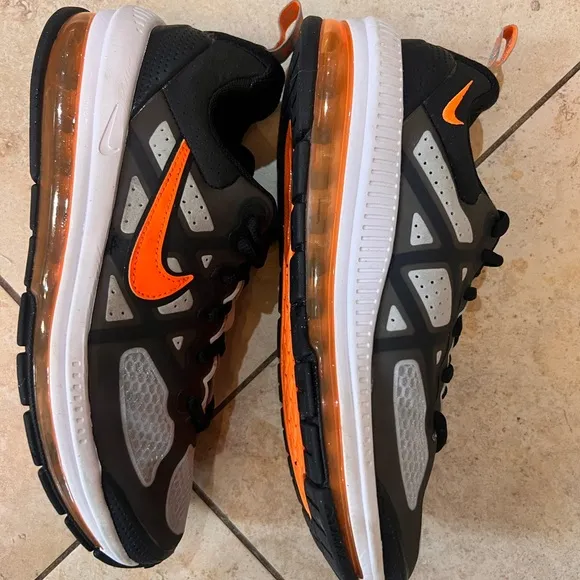 NEW Nike Air Max DNA Shoe size 6.5Y Big Kid