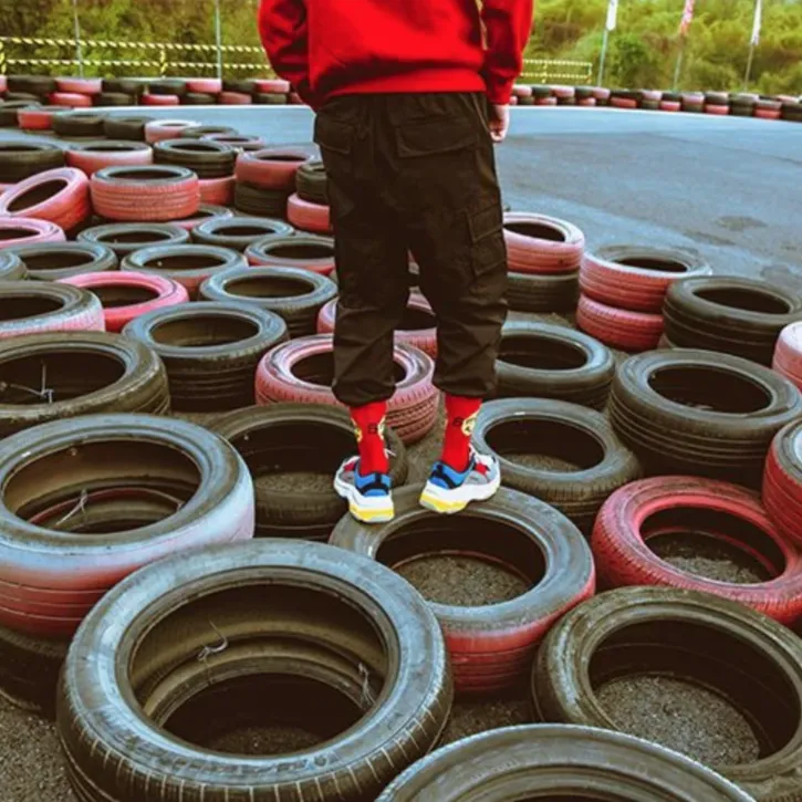 "SMILE" Chaussettes Montantes Streetwear Rouge - URB1™