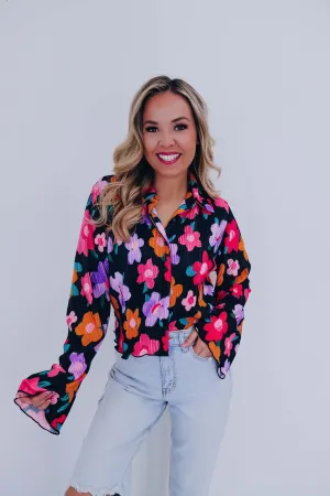 Retro Chic Floral Plissé Crop Top - Black
