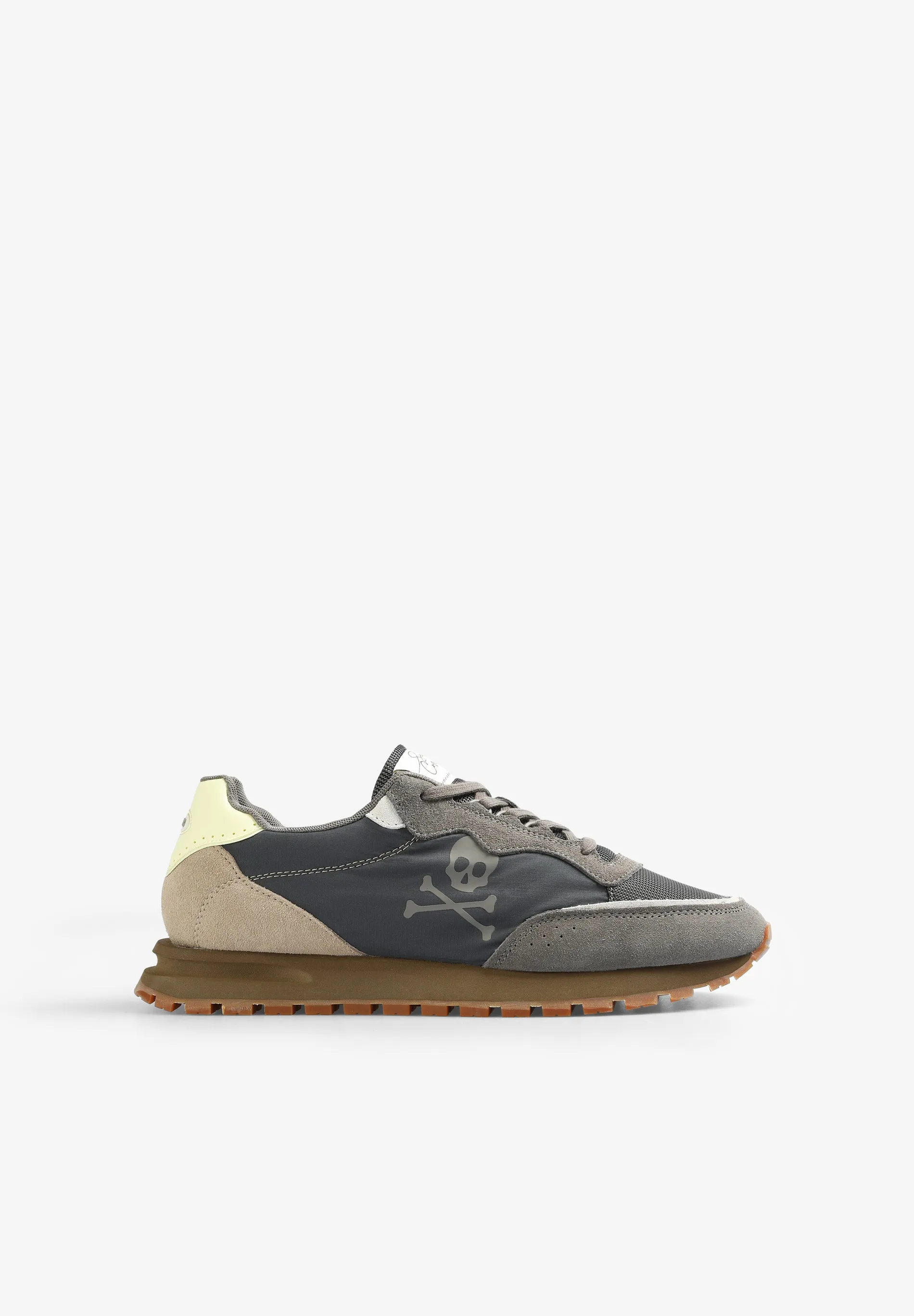 SAPATILHAS LEVES COM SKULL EM CONTRASTE
